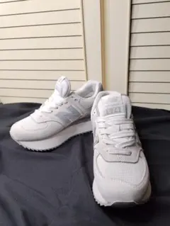 【極美品】NewBalance574+ 厚底スニーカーオフホワイト×グレー23㎝