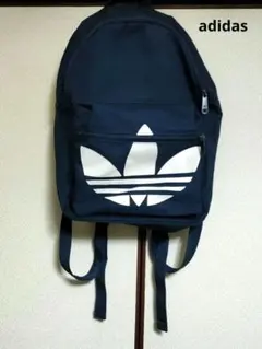 adidas ネイビー バックパック　軽量