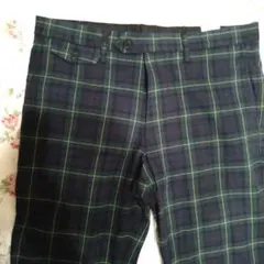 ユニクロ、ネイビー/グリーン チェック スラックス