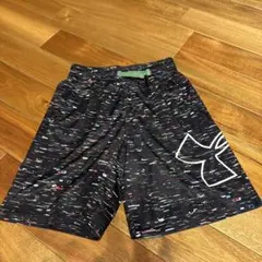 UNDER ARMOUR ハーフパンツ ブラック マルチカラー