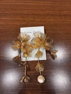 ゴールド 花モチーフ イヤリング　ブライダルアクセサリー