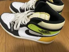 Nike Air Jordan 1 High Volt Goldのサムネイル