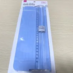 ダイソー ペーパーカッター スライド式 裁断機 A4・A5対応 新品のサムネイル