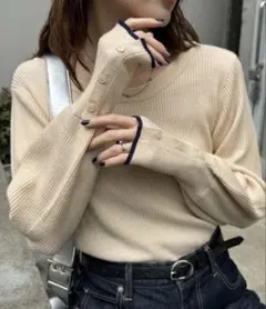 ★新品★ ボリュームスリーブ袖ボタンニット