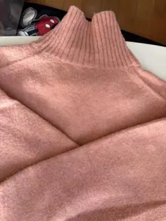 ユニクロ　スフレヤーンハイネックセーター　ピンク