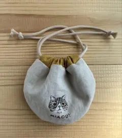 猫さん巾着袋　手刺繍　手縫い　ハンドメイド