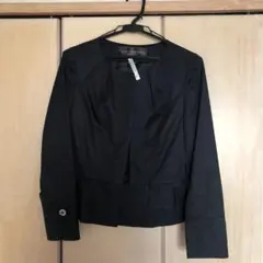 ノーカラージャケット　光沢ある黒のサムネイル