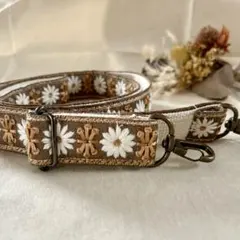 ⭐︎⭐︎値下げしました⭐︎⭐︎インド刺繍リボン　スマホショルダーストラップ