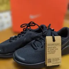 【未使用】Nike ブラック スニーカー　23.5 ランニング