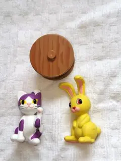 ポストペット　ミッピとフロのフィギュア