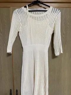 アイボリー 透かし編み ニットワンピース 半袖