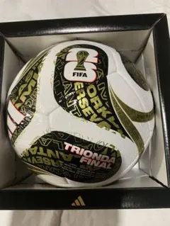 FIFA ワールドカップ 2026のレプリカモデル「CLUB(クラブ)」4号球。のサムネイル