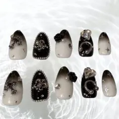 量産型　地雷系　【オーダーネイルチップ】　黒グラデーション　薔薇　十字架　ハート