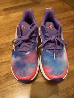 adidasスニーカー