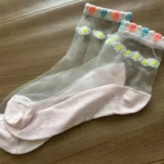 花柄刺繍付きキッズ靴下