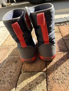 crocs スノーブーツ グレー/レッド　キッズC10 クロックス