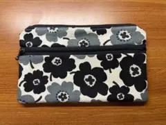Ｎ*ｕ様 花柄ポーチ（黒とグレー）