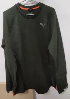 PUMA ダークグリーン トレーナー