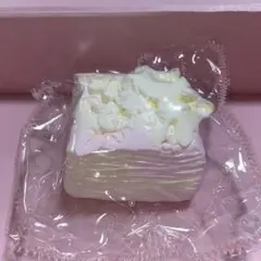 ホワイトピンクお花マシュマロ　kikisquishy