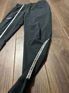 早い者勝ちSALE✨Under Armour ブラックジャージパンツM