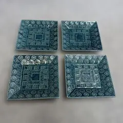 青い装飾的な陶器皿4枚セット