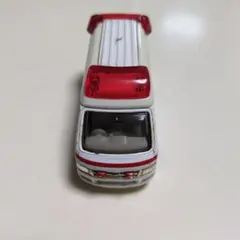 トミカ 救急車 ホワイト　2006