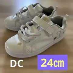 DC ホワイト　スニーカー　24㎝のサムネイル