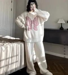 【新品未使用】TISCIUNTパジャマ　ルームウェアセット