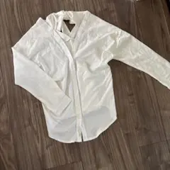 美品　バックリボン　長袖シャツ