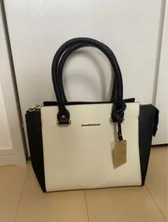 Samantha Thavasa ハンドバッグorショルダーバッグ？