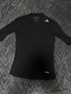 adidas TECHFIT ブラック アンダーシャツ M