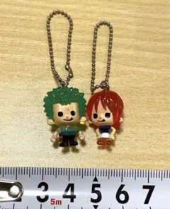 ワンピース ONEPIECE ゾロ ナミ クリスタルキーホルダーのサムネイル