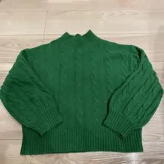 グリーン ケーブル編み セーター