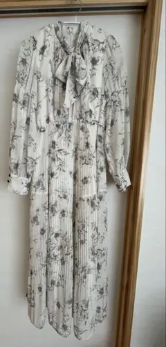 リランドチュール花柄リボン付きロングワンピース