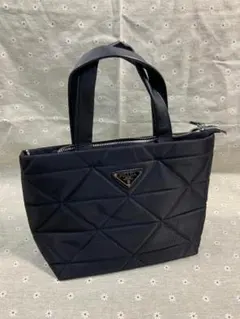 PRADA ブラック キルティング ハンドバッグ