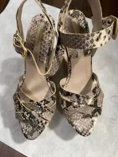 ZARA スネークウェッジソールサンダル