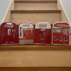 コカコーラ　貯金箱　４個セットのサムネイル