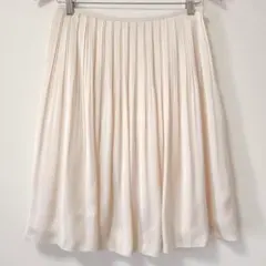 UNTITLED◆ひざ丈プリーツスカート／アイボリー