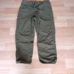 【美品】ユニクロ カーゴパンツ オリーブ色 サイズM 76-84cm