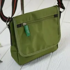 ユナイテッドカラーズオブベネトン ショルダーバッグ グリーン ナイロン 斜めがけ