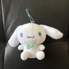 サンリオ　シナモンロール　ぬいぐるみキーホルダー