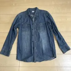 ユニクロ　メンズ　デニムシャツ