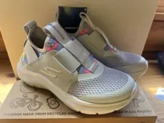 Skechers スリッポン スニーカー 19cm 新品