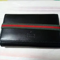 Gucci 黒 レザー キーケース ストライプ