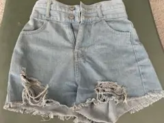 ライトブルー ダメージ加工 ショートパンツ