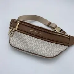 【美品】マイケルコース　ウエストバッグ　ボディバッグ　PVC バニラ　MK柄