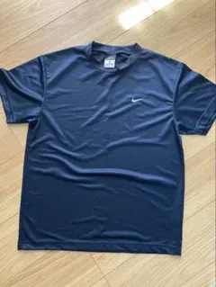 NIKE ネイビー Tシャツ Sサイズ