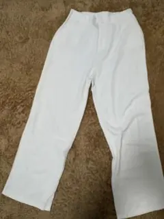 ホワイト カジュアルパンツ ストレートレッグ