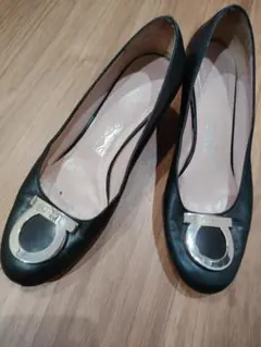 フェラガモ35.5D送料込み