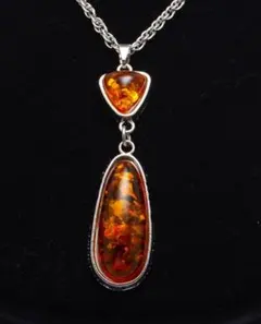 ★未使用・美品　　琥珀デザイン・ネックレス★